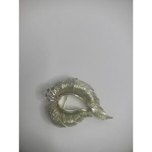 Vintage Lisner Silver Tone Leaf Shape Brooch Pin Jewelry Costume